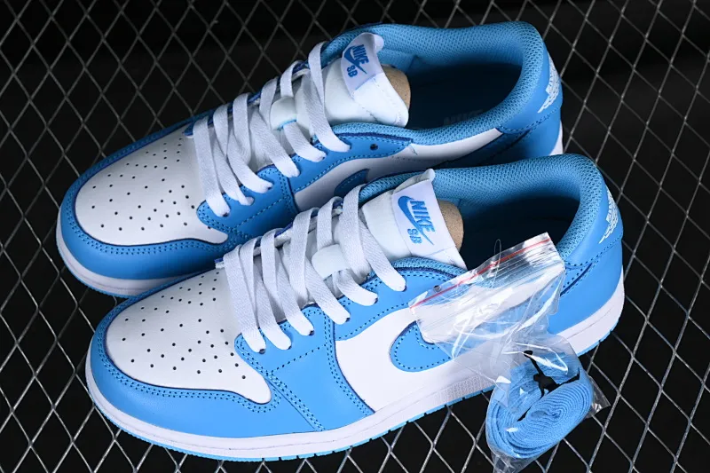 All categories Air Jordan Jordan series basketball shoes Air Jordan 1 Low G version pure original Nk SB x Air Jordan 1 Low AJ1 Joe 1 joint North Carolina blue full head layer low-top basketball shoes CJ7891-401